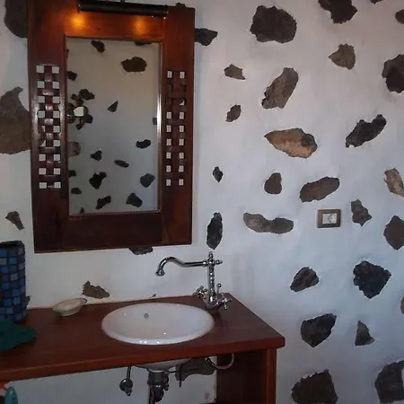 Villa Sleeps 6 Wifi *