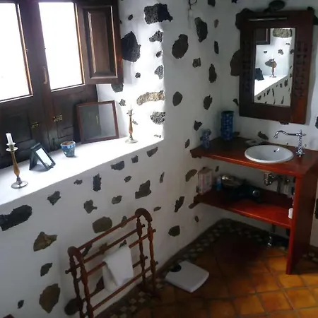 Villa Sleeps 6 Wifi *