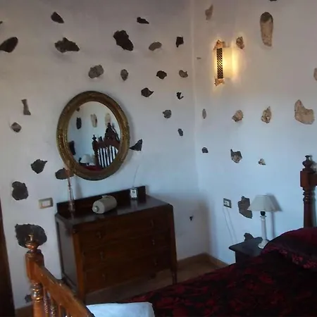 Sleeps 6 Wifi Villa