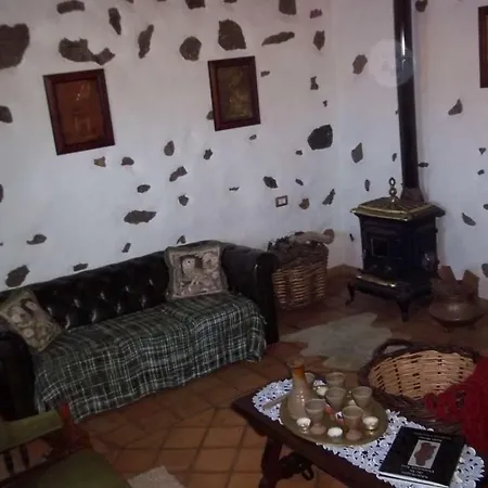 Villa Sleeps 6 Wifi